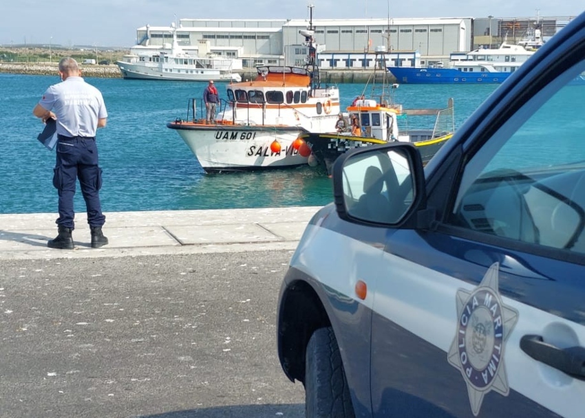 ESV Peniche ajuda barco 02062025
