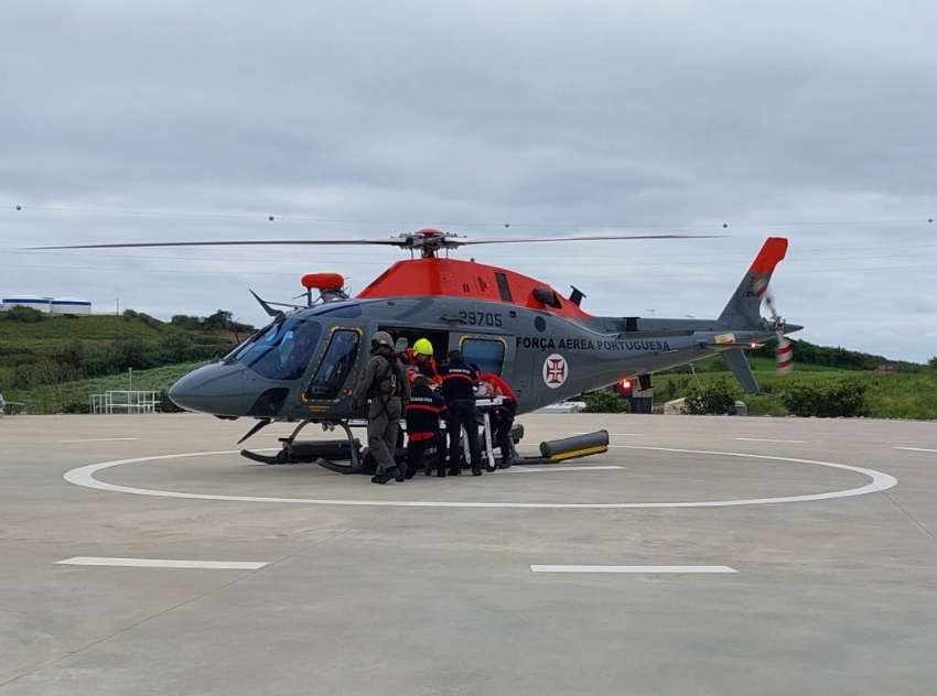 Resgatado praticante de kayak ao largo da Areia Branca