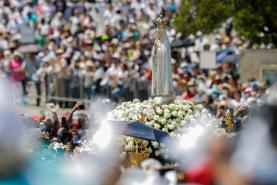 Emoção da Procissão do Adeus voltou ao Santuário de Fátima no 13 de Maio