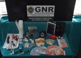 GNR detém 11 pessoas por tráfico e apreende 1.350 doses de droga nos concelhos de Óbidos e Peniche