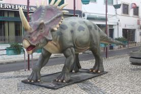 Modelos em tamanho real para a ‘Rota Urbana dos Dinossauros’ estão a chegar à Lourinhã